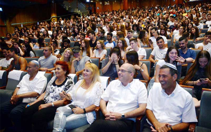 כנס מתגייסים בהיכל התרבות. צילום זאב שטרן