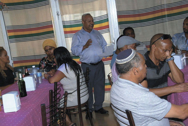 מפגש ארגון אנדנת עם חברי הקהילה האתיופית. צילום: באדיבות אנדנת