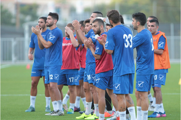 שחקני הפועל באימון הפתיחה. צילום: ניר קידר