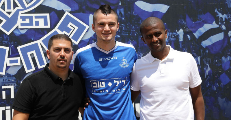 מסאי דגו עם טימור רודוסלסקי וסוכנו. צילום: עזרא לוי