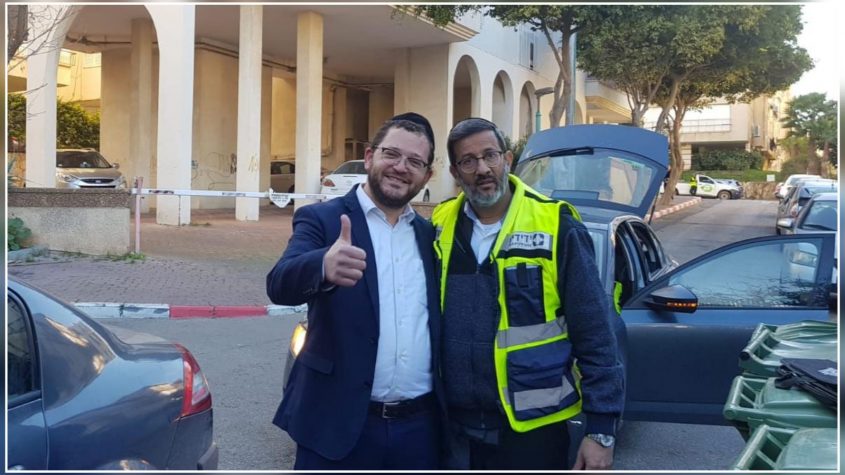 פעוט ננעל ברכב. צילום דוברות ידידים