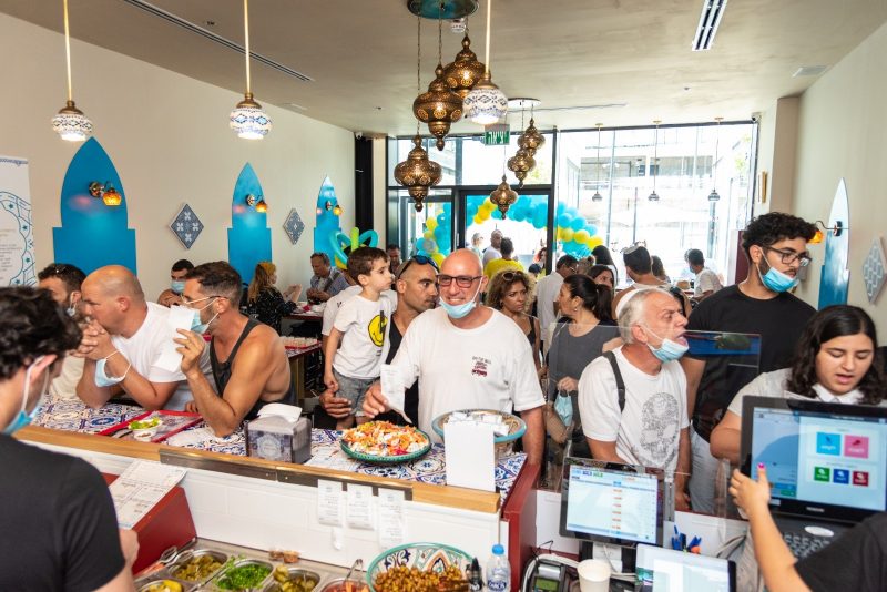 מסעדת צ'יצ'ו בפתח תקוה: השילוב בין אוכל מרוקאי לחגיגה ים תיכונית. צילום: תומר וקנין