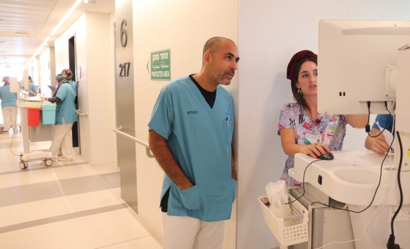 אביחי ברודץ במרכז שניידר, צילום דוברות שניידר