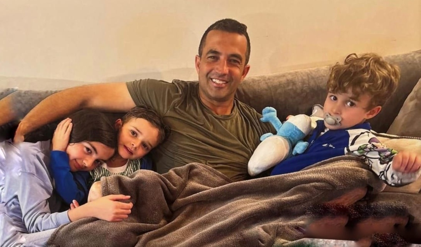 אל"מ אסף חממי ז"ל עם ילדיו: אלה, אלון וארבל (צילום: באדיבות המשפחה)