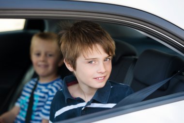 ילדים ברכב, צילום המחשה depositphotos_racom